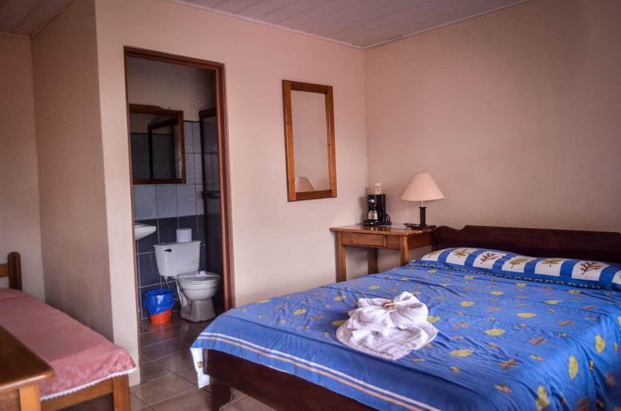 Hotel La Choza Inn La Fortuna 外观 照片