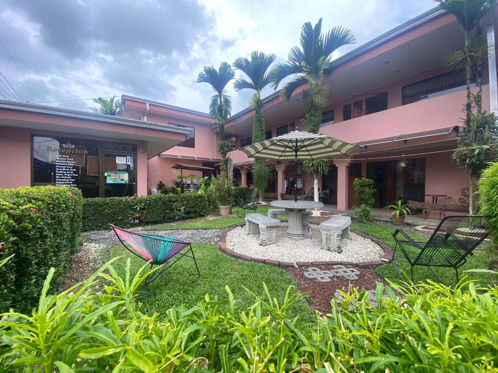 Hotel La Choza Inn La Fortuna 外观 照片
