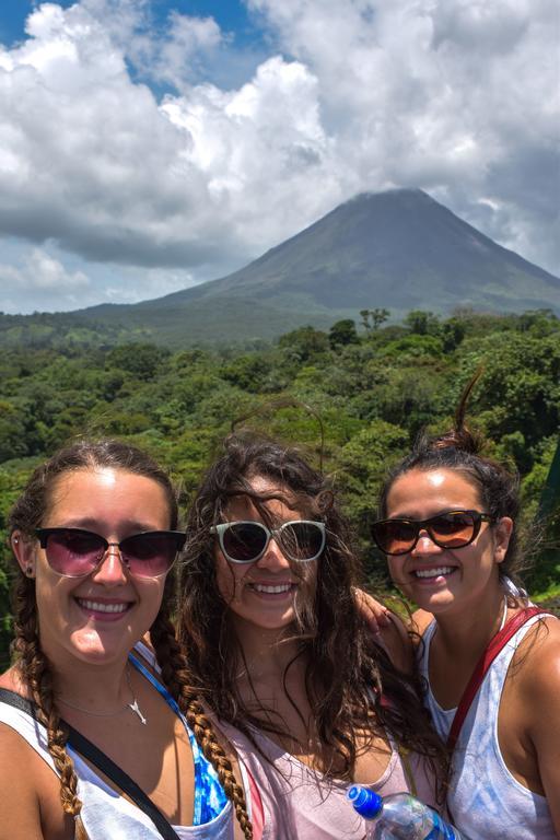 Hotel La Choza Inn La Fortuna 外观 照片