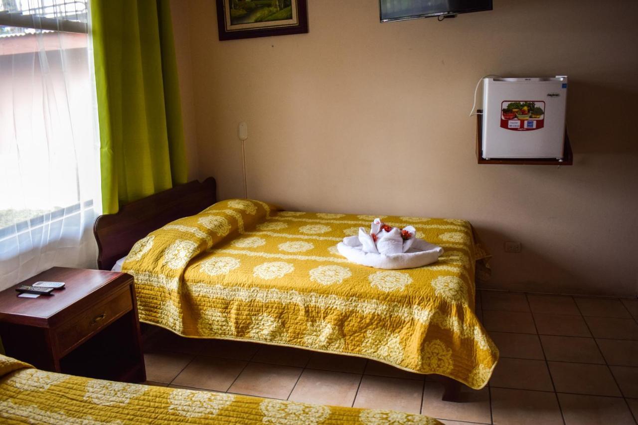 Hotel La Choza Inn La Fortuna 外观 照片